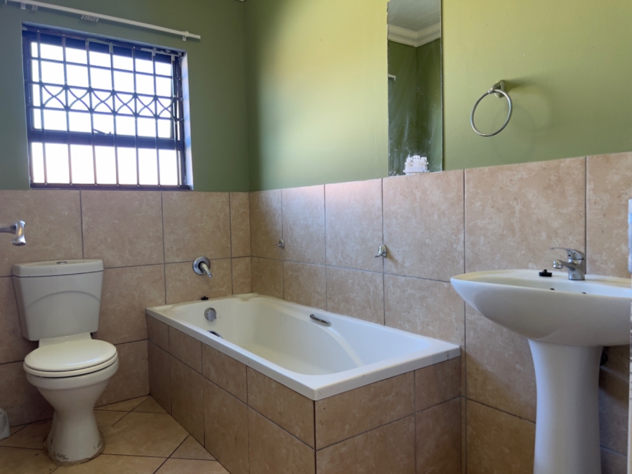 3 Bedroom Property for Sale in Hillcrest Heights Western Cape
